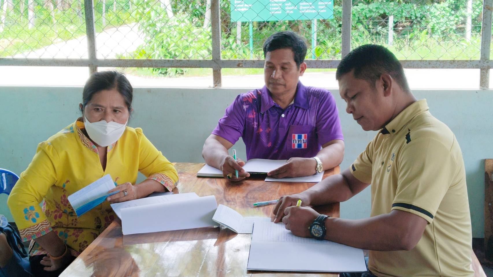 พช.บางกล่ำ ติดตามการดำเนินงานกองทุนหมู่บ้านเร่งขับเคลื่อนให้เป็นไปตามแนวการส่งเสริมศักยภาพ